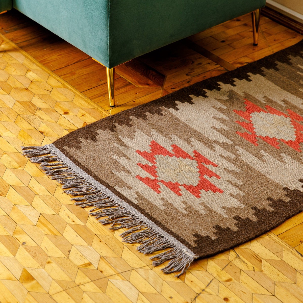 Geometric Brown and Red Fringed Wool Area Rug (2x4) - Oasis Energy
