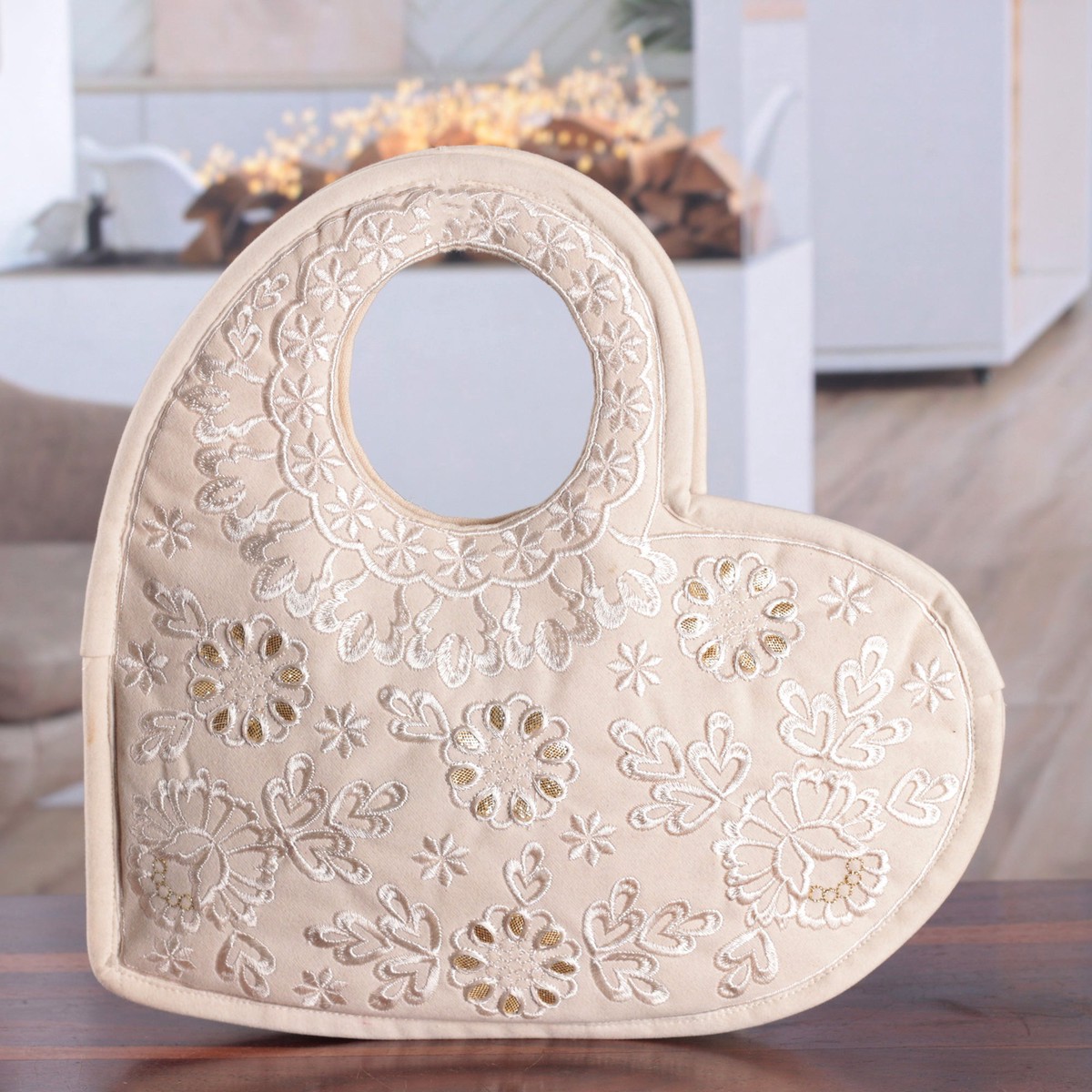 Gotta Patti Embroidered Alabaster Velvet Heart Handbag – Be Still My Heaven