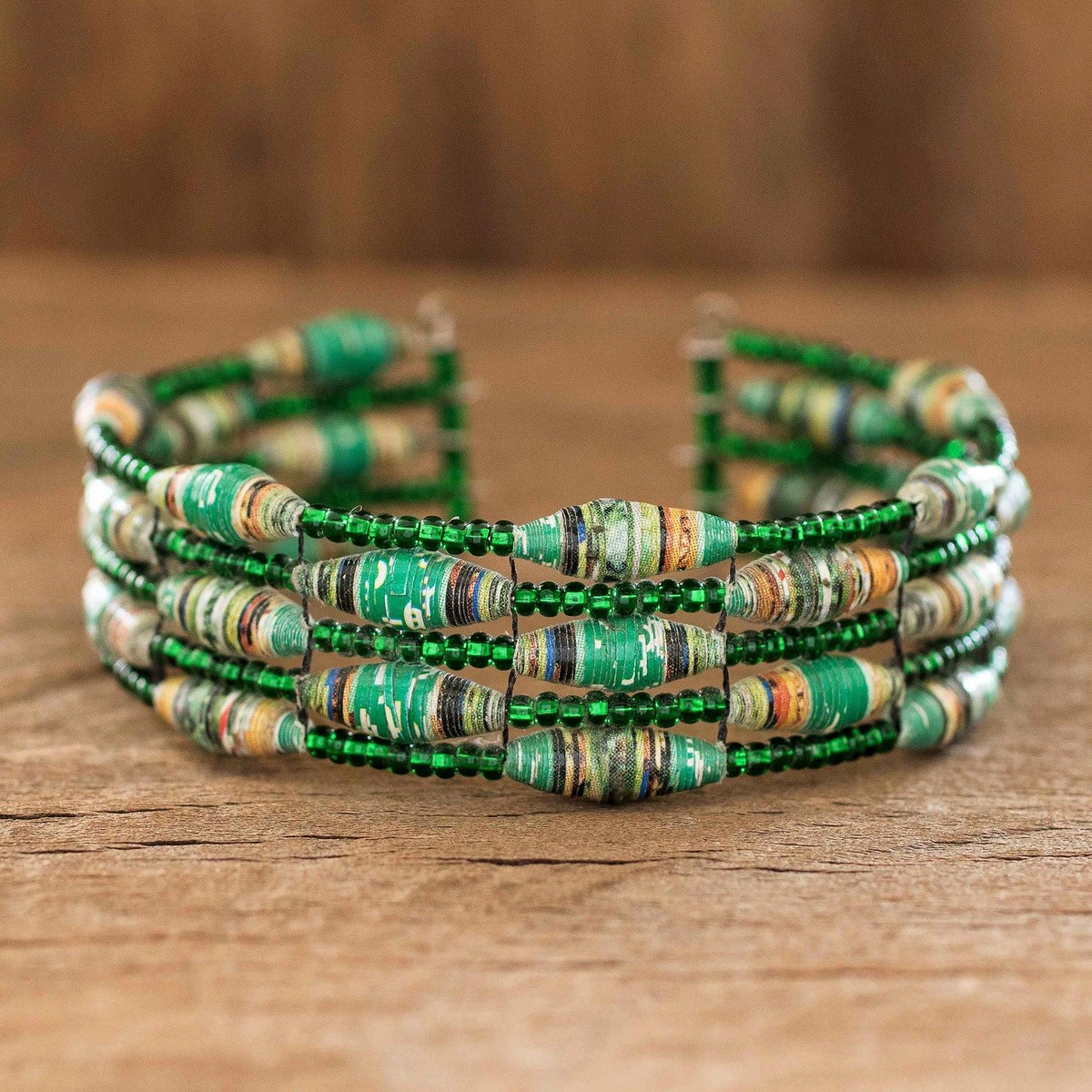 Green Recycled Paper and Glass Bead Bracelet – Nature of Life in Green