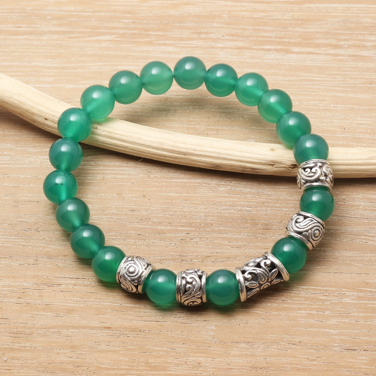 Hand Crafted Green Agate Beaded Stretch Bracelet from Bali – Verdant Flourish