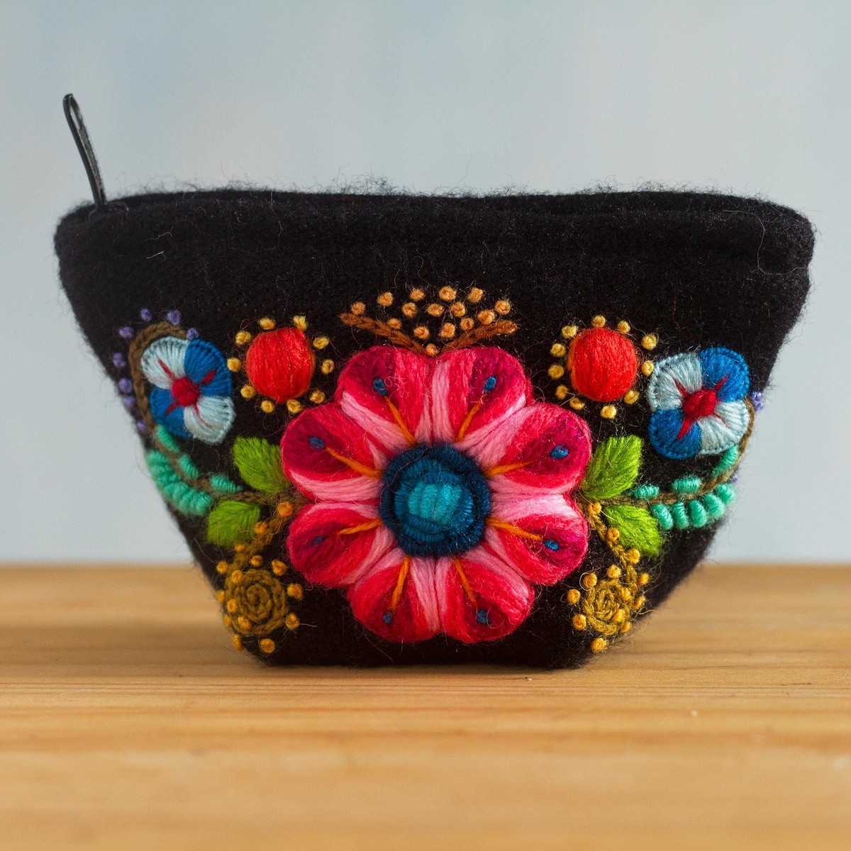 Hand Embroidered Floral Coin Purse – Paradise
