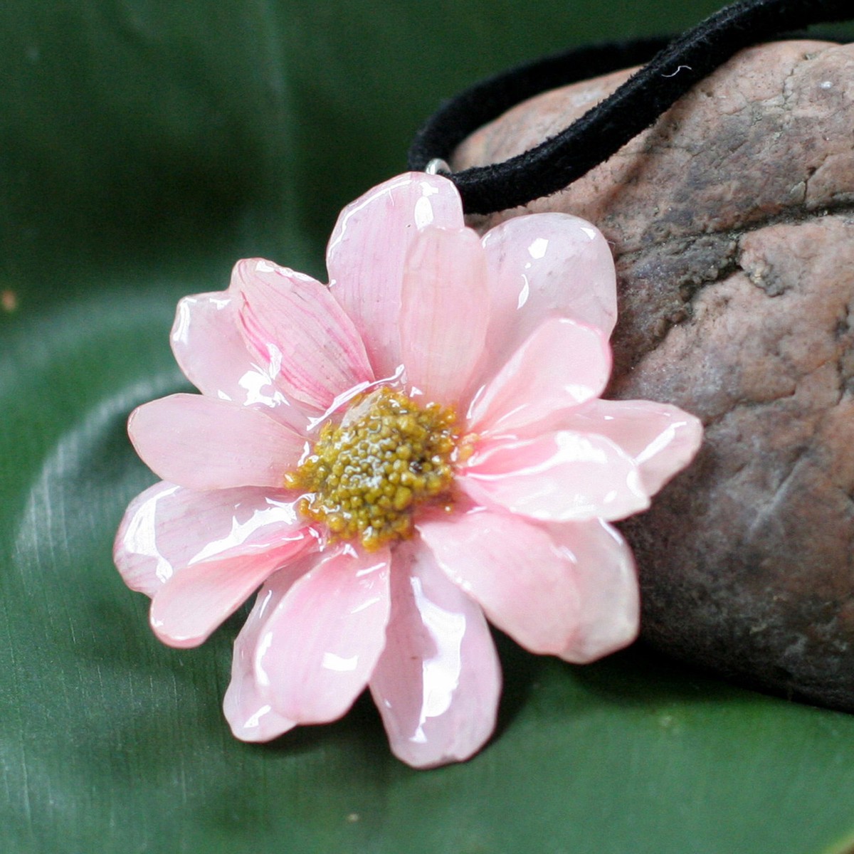 Hand Made Thai Natural Flower Necklace – World of Pink