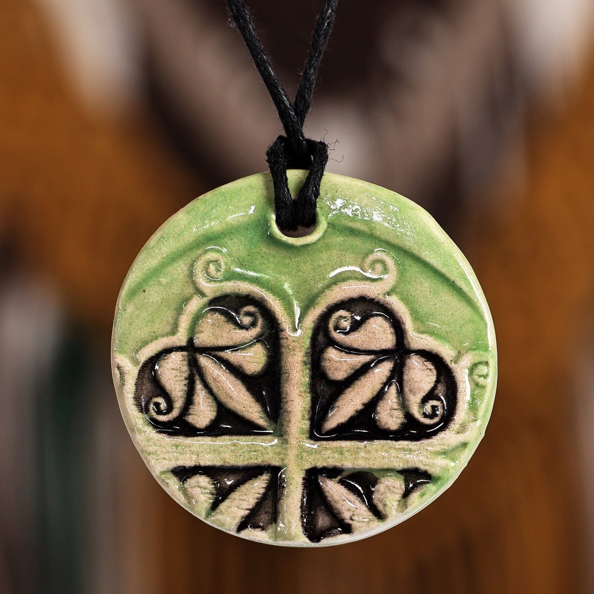 Hand-Painted Classic Leafy Green Ceramic Pendant Necklace – Vital Blossom