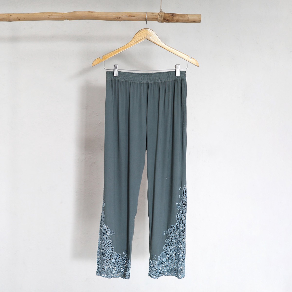 Rayon Capri Pants with Floral Vine Openwork Hand Embroidery – Slate Padma Flower – L (member)