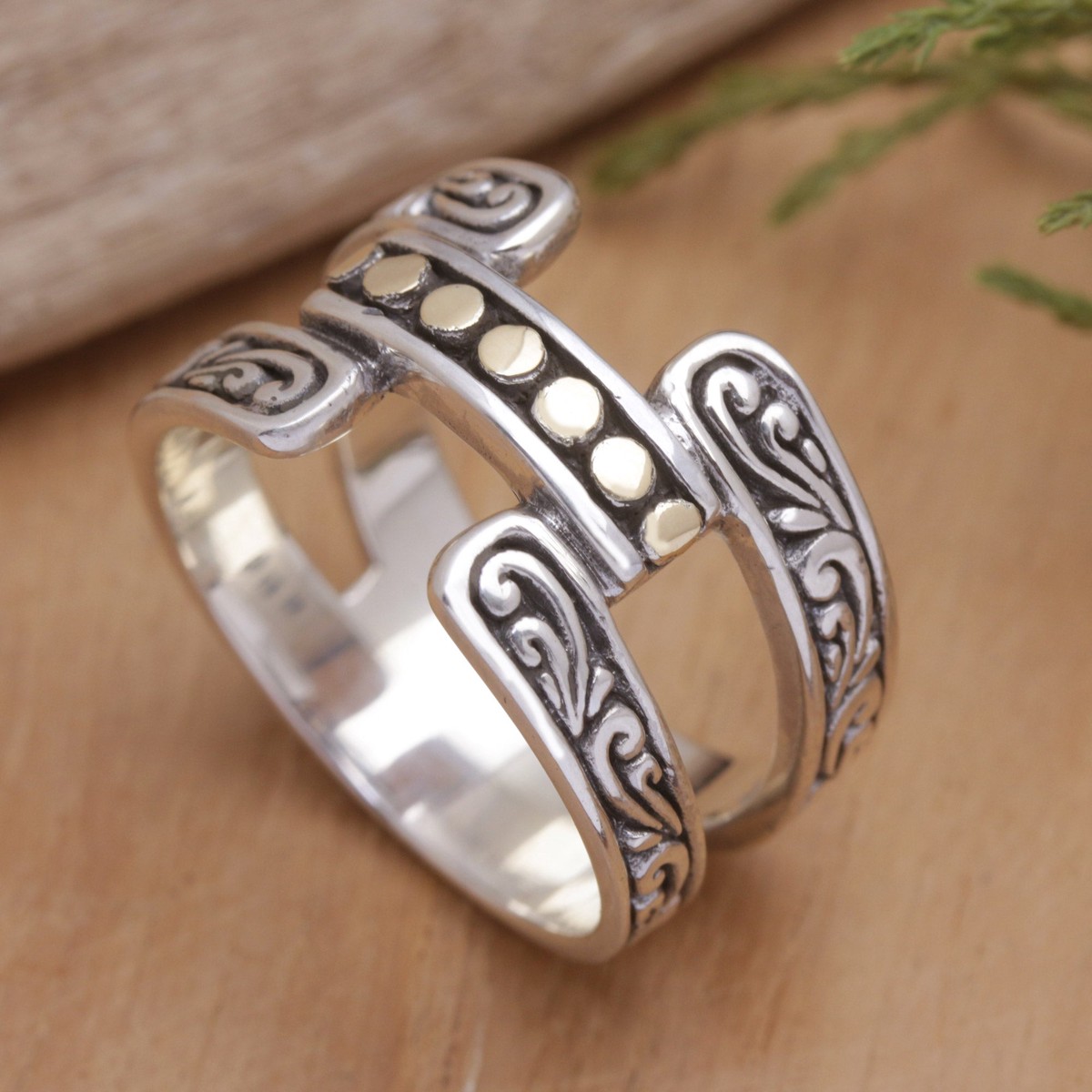 Traditional 18k Gold-Accented Sterling Silver Band Ring – Armadillo Blooming – 12 (member)